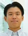 出口　貴大　氏
